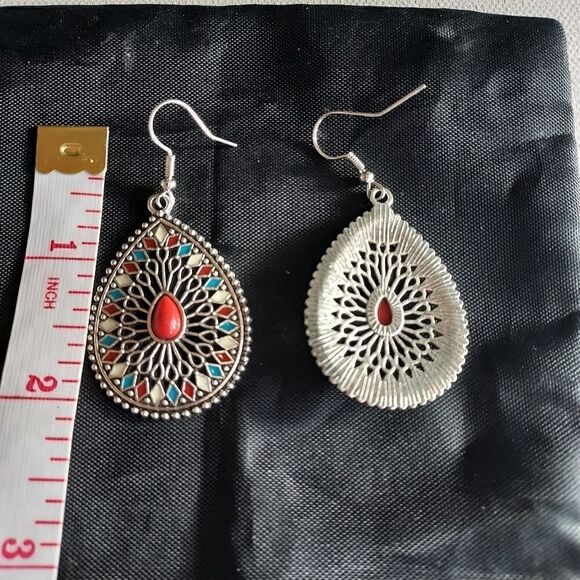 BOHEMIAN WATER DROP HOLLOW OUT DANGLE EARRINGS - Picture 4 of 4